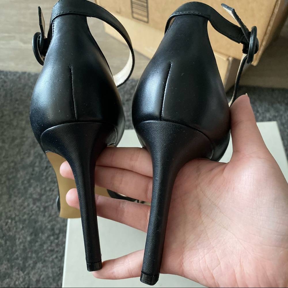 Marc fisher kora leather ankle strap sandals - Picture 3 of 5